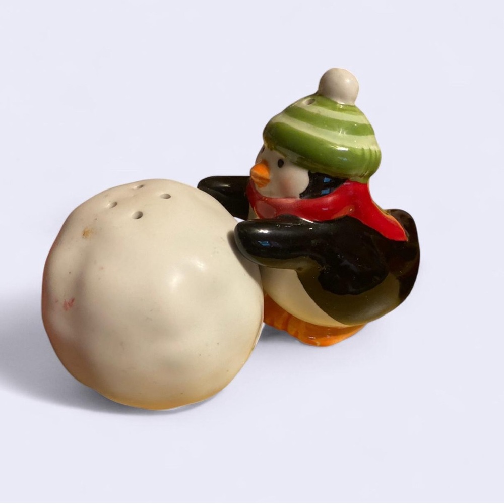 Penguin Salt Shaker with Snowball